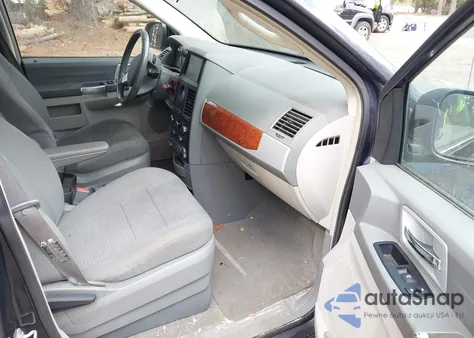 2008 Chrysler Town & Country Touring z USA, uszkodzony, nr VIN 2A8HR54P38R750726